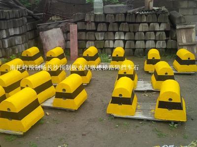湖南長沙水泥墩護欄,警示柱, 水馬圍欄,交通隔離墩,交通錐